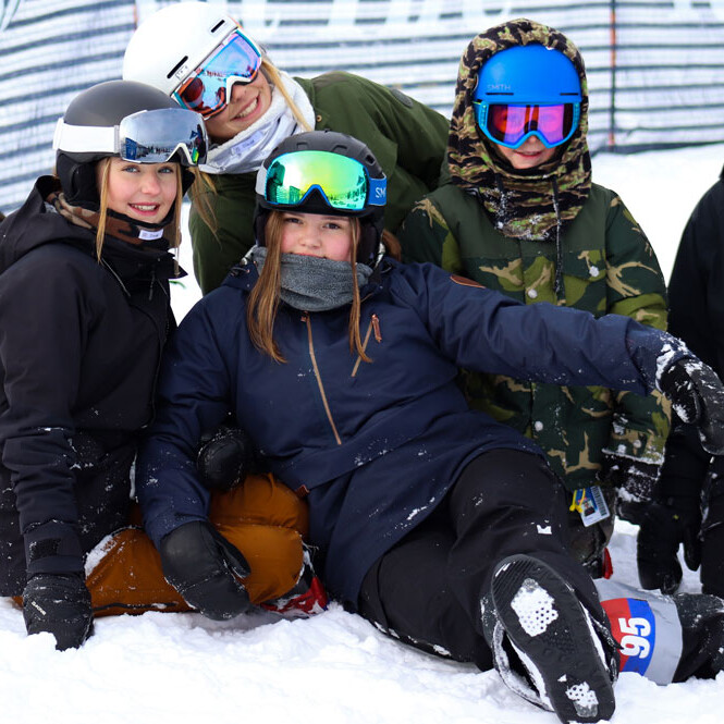Girls Snowboard Mini Shreds athletes group shot